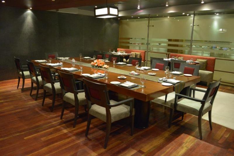 Park Lane Hotel 라호르 외부 사진