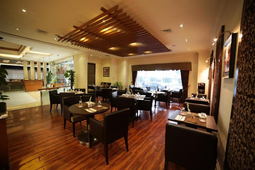 Park Lane Hotel 라호르 외부 사진